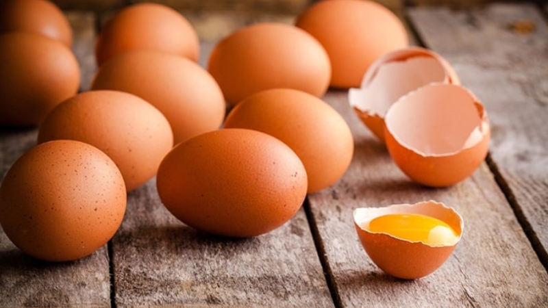 1 quả trứng gà bao nhiêu calo?